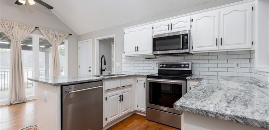 9918 N Highland Place, Kansas City, MO 64155