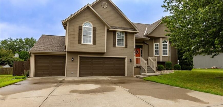 9918 N Highland Place, Kansas City, MO 64155