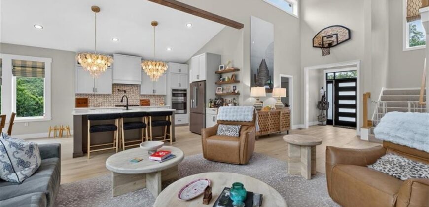 8395 NW Baker Circle, Kansas City, MO 64153