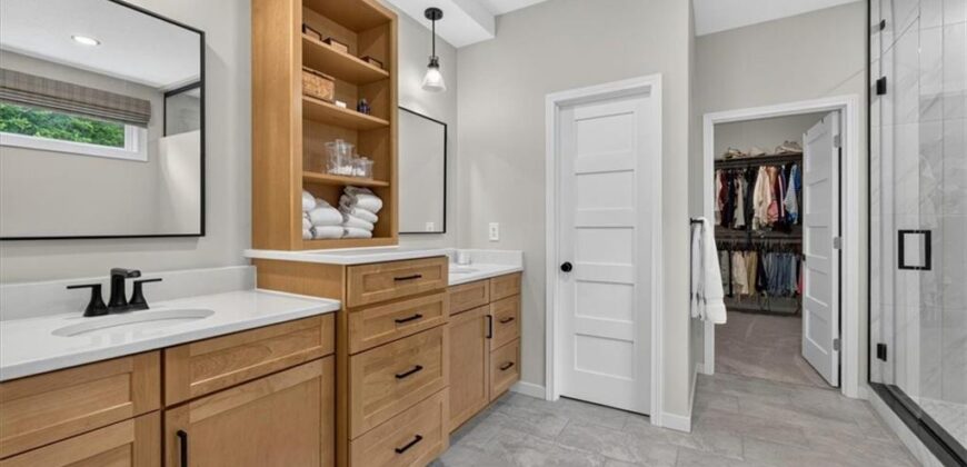8395 NW Baker Circle, Kansas City, MO 64153