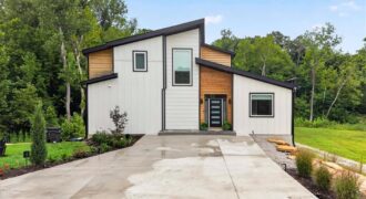 8395 NW Baker Circle, Kansas City, MO 64153