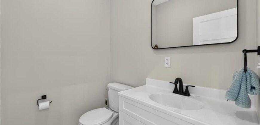 8395 NW Baker Circle, Kansas City, MO 64153