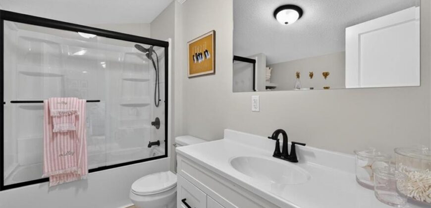 8395 NW Baker Circle, Kansas City, MO 64153