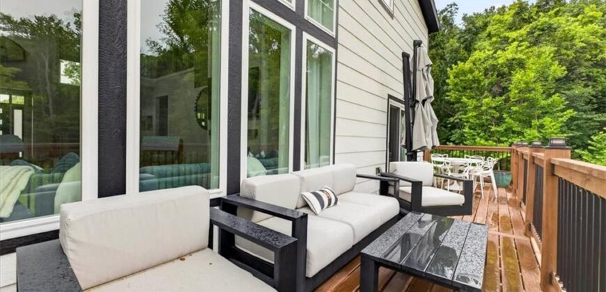 8395 NW Baker Circle, Kansas City, MO 64153
