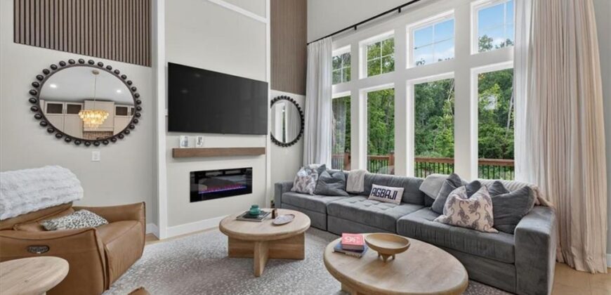 8395 NW Baker Circle, Kansas City, MO 64153