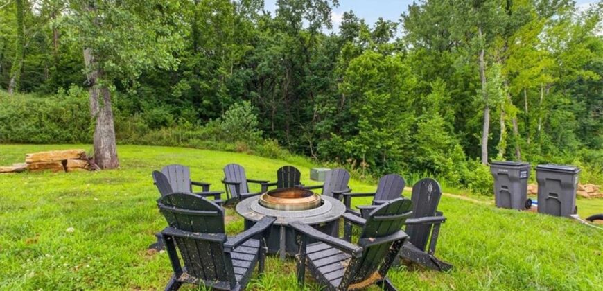 8395 NW Baker Circle, Kansas City, MO 64153