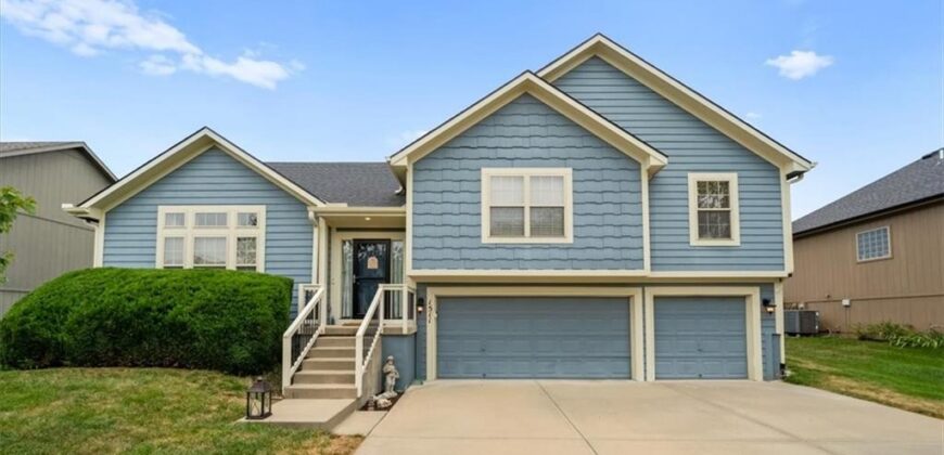 1511 Honeysuckle Drive, Liberty, MO 64068
