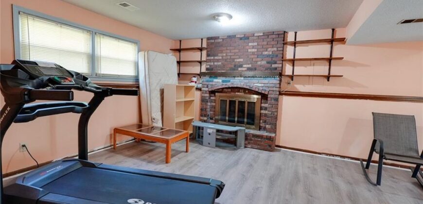 7312 NW 77th Terrace, Kansas City, MO 64152