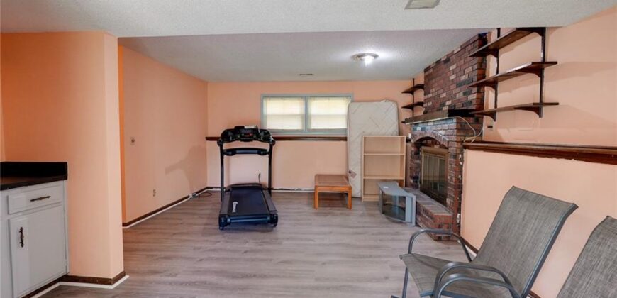7312 NW 77th Terrace, Kansas City, MO 64152