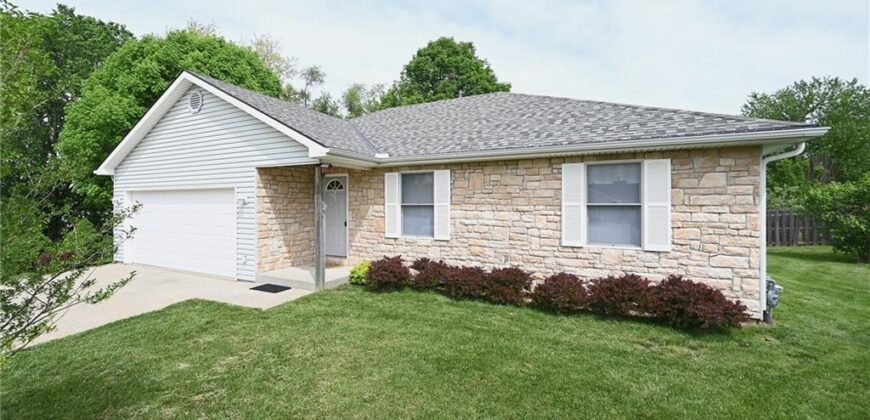 14 Sandi Circle, Dearborn, MO 64439