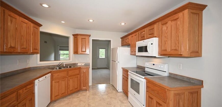 14 Sandi Circle, Dearborn, MO 64439
