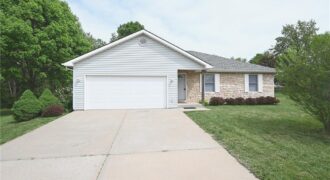 14 Sandi Circle, Dearborn, MO 64439
