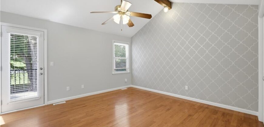 7832 N GARFIELD Avenue, Kansas City, MO 64118