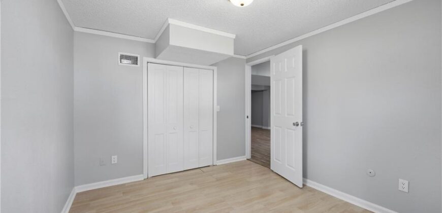 7832 N GARFIELD Avenue, Kansas City, MO 64118