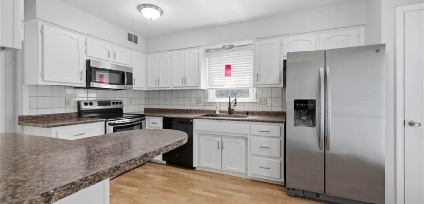 7832 N GARFIELD Avenue, Kansas City, MO 64118