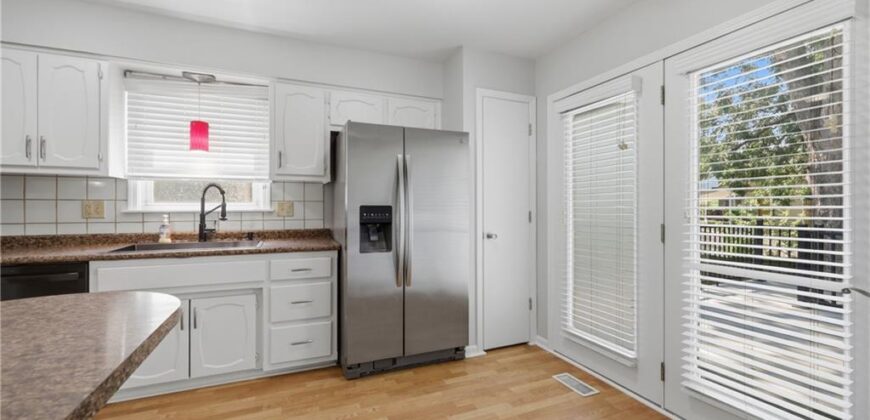 7832 N GARFIELD Avenue, Kansas City, MO 64118