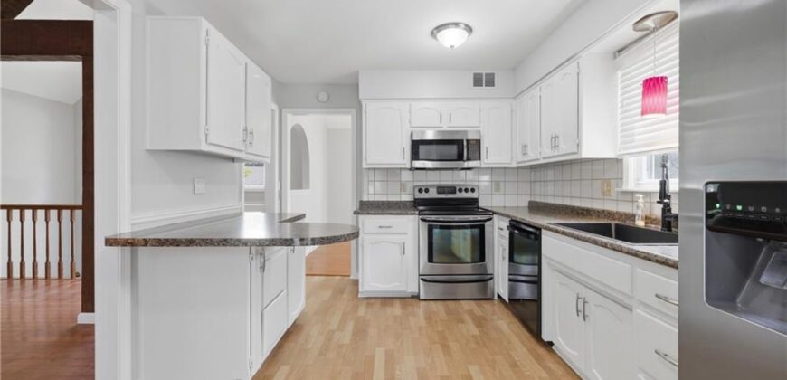 7832 N GARFIELD Avenue, Kansas City, MO 64118