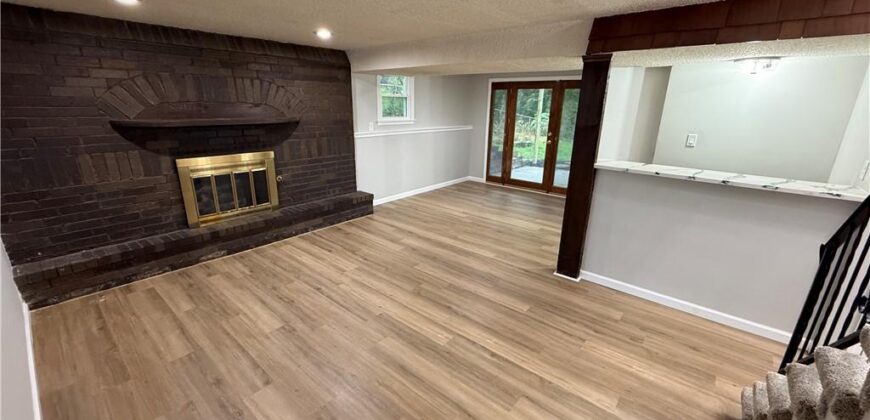 11015 Crooked Road, Kansas City, MO 64152