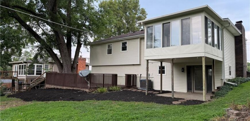 11015 Crooked Road, Kansas City, MO 64152