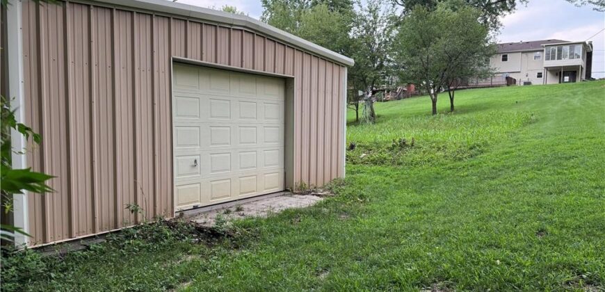 11015 Crooked Road, Kansas City, MO 64152