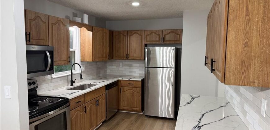 11015 Crooked Road, Kansas City, MO 64152