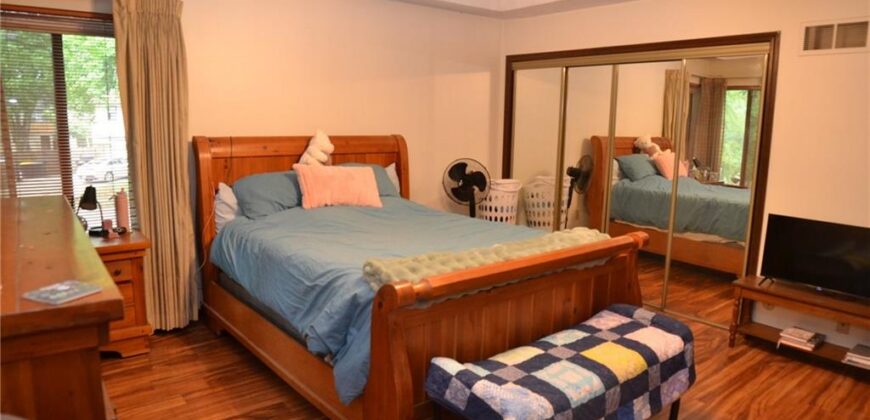 8001 N Lydia Avenue, Kansas City, MO 64118
