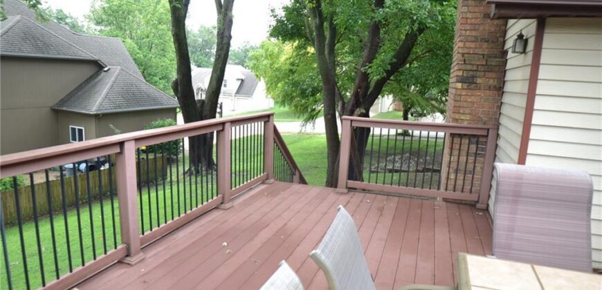 8001 N Lydia Avenue, Kansas City, MO 64118