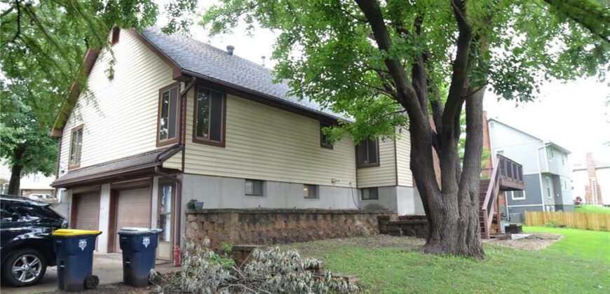 8001 N Lydia Avenue, Kansas City, MO 64118