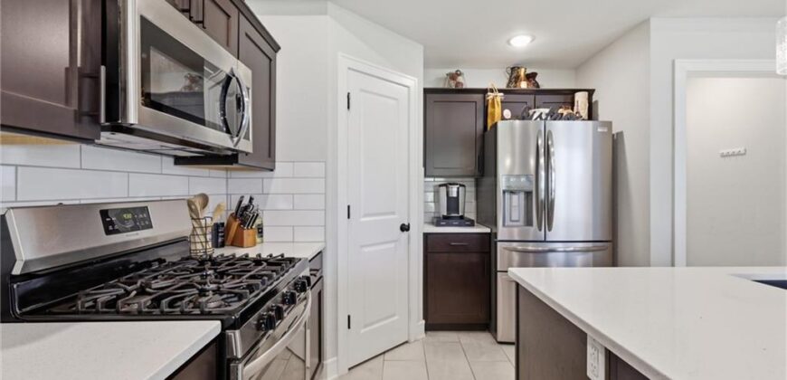 7374 Griffey Street, Parkville, MO 64152