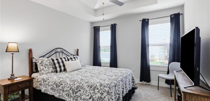 7374 Griffey Street, Parkville, MO 64152
