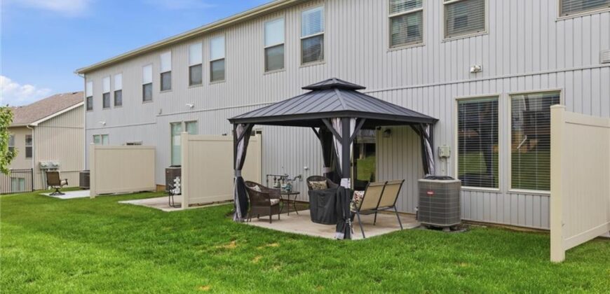 7374 Griffey Street, Parkville, MO 64152