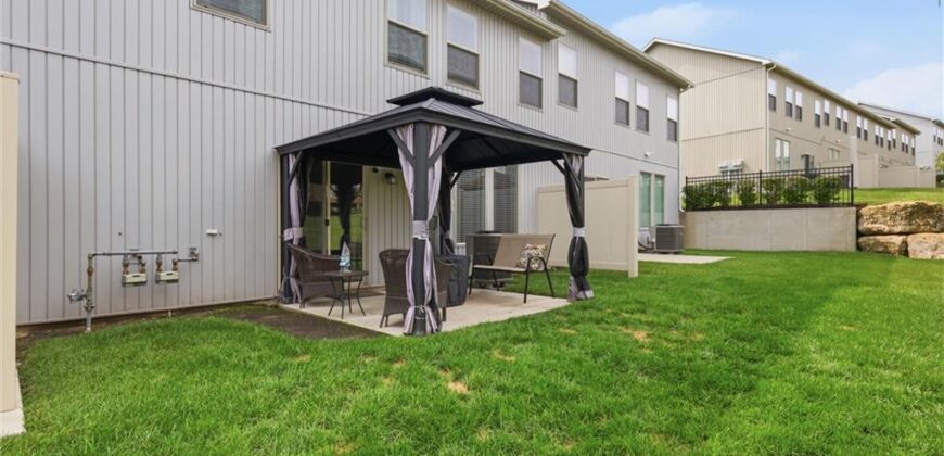7374 Griffey Street, Parkville, MO 64152