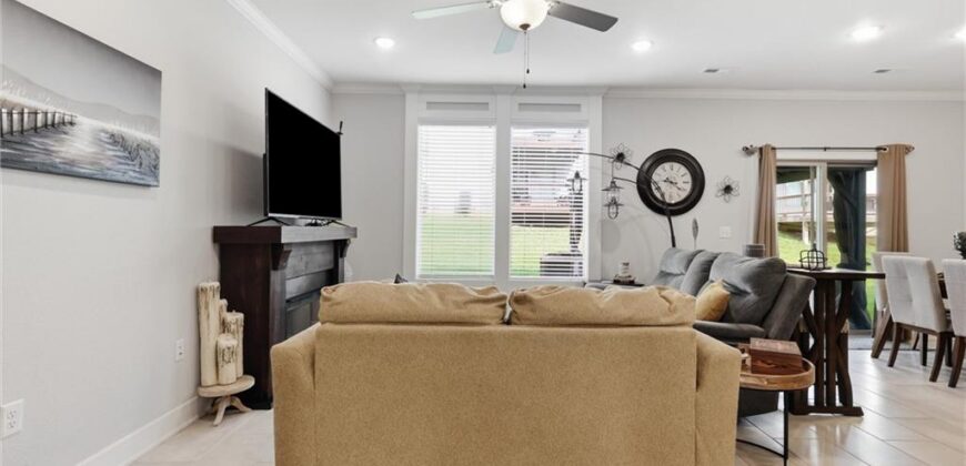 7374 Griffey Street, Parkville, MO 64152