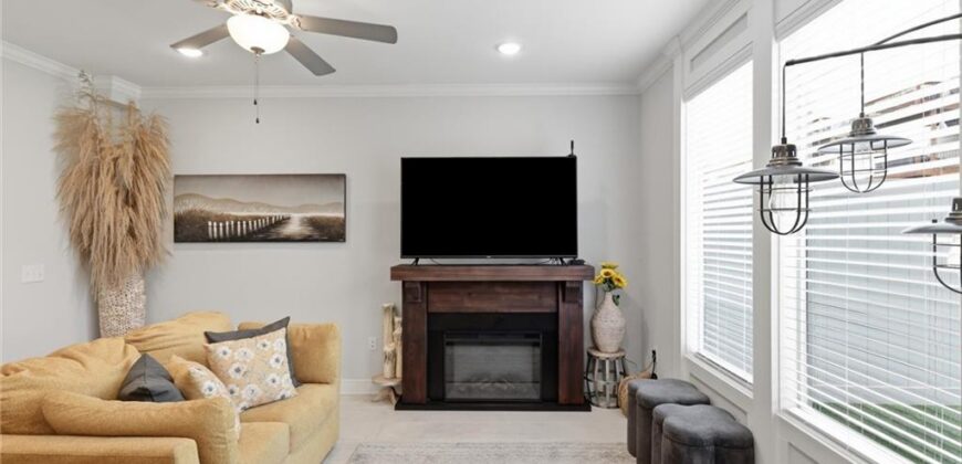 7374 Griffey Street, Parkville, MO 64152
