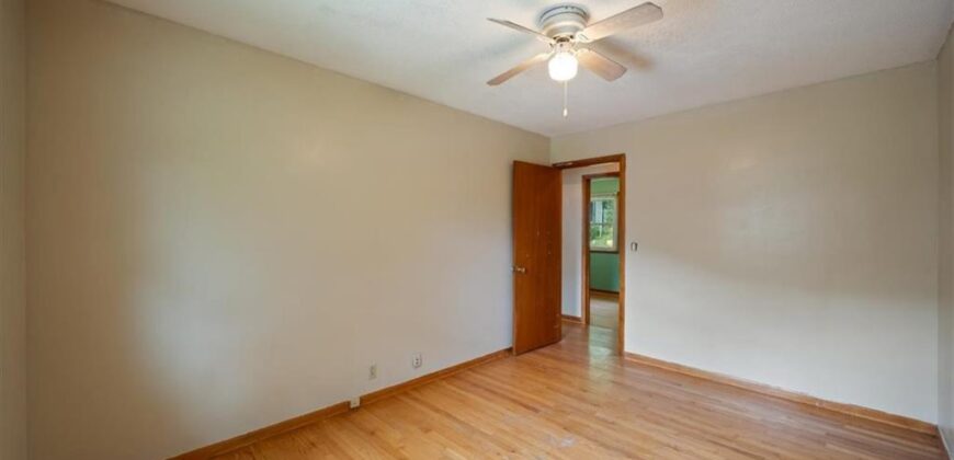 127 Collette Street, Excelsior Springs, MO 64024