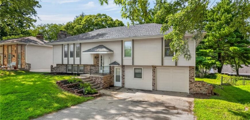 5524 NW Raintree Drive, Kansas City, MO 64152