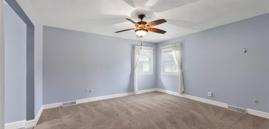 5524 NW Raintree Drive, Kansas City, MO 64152