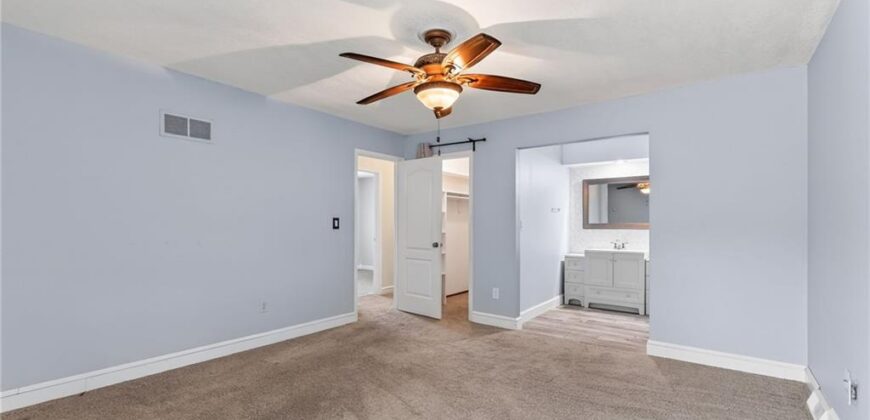 5524 NW Raintree Drive, Kansas City, MO 64152