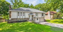 5524 NW Raintree Drive, Kansas City, MO 64152