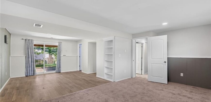 5524 NW Raintree Drive, Kansas City, MO 64152