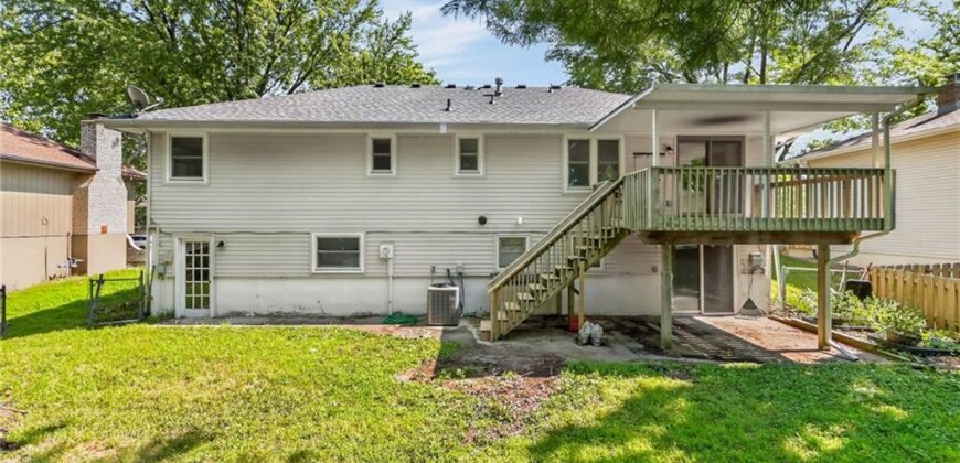 5524 NW Raintree Drive, Kansas City, MO 64152