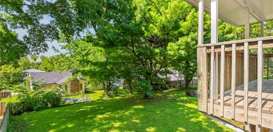 5524 NW Raintree Drive, Kansas City, MO 64152