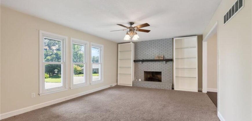 5524 NW Raintree Drive, Kansas City, MO 64152