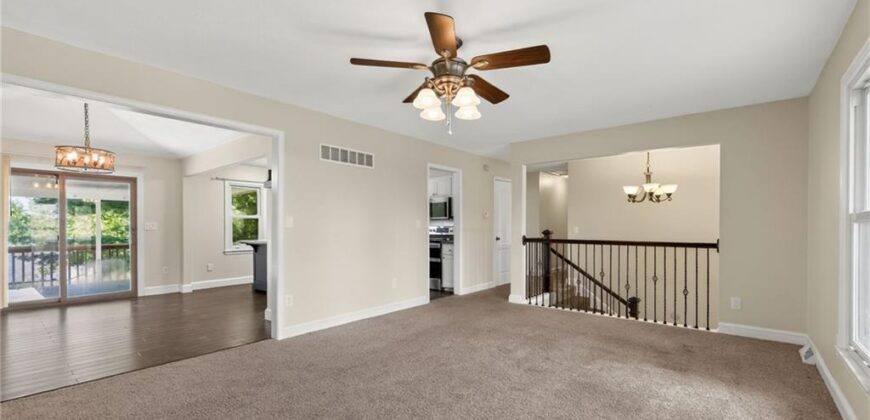 5524 NW Raintree Drive, Kansas City, MO 64152