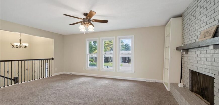 5524 NW Raintree Drive, Kansas City, MO 64152
