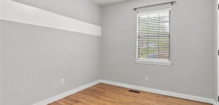 3704 N Woodland Avenue, Kansas City, MO 64116