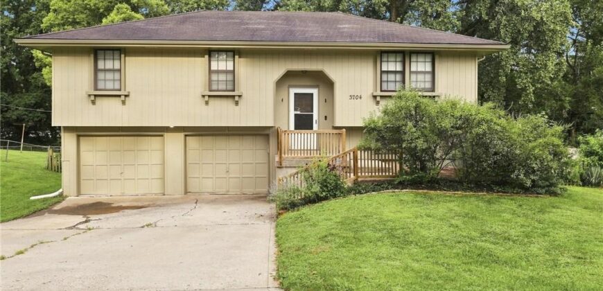 3704 N Woodland Avenue, Kansas City, MO 64116