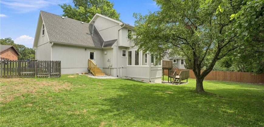 1366 Wildbriar Drive, Liberty, MO 64068