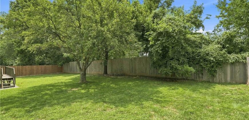1366 Wildbriar Drive, Liberty, MO 64068