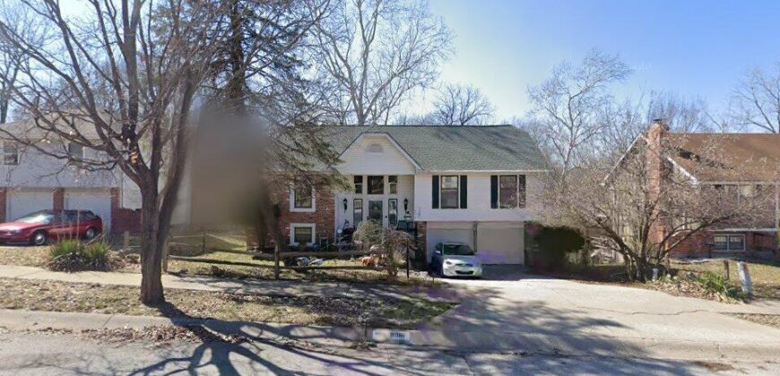 8016 N Garfield Avenue, Kansas City, MO 64118